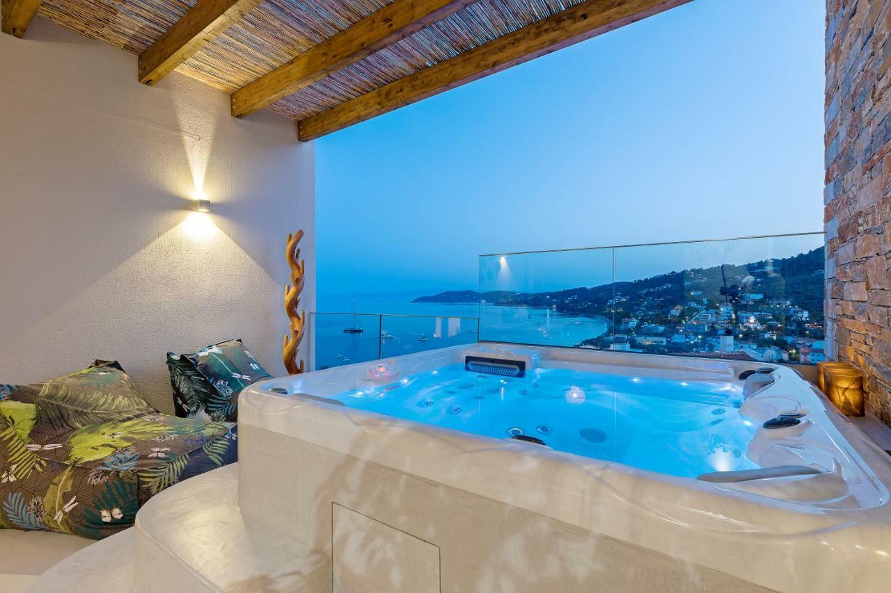 Villa K Skiathos Town Bagian luar foto
